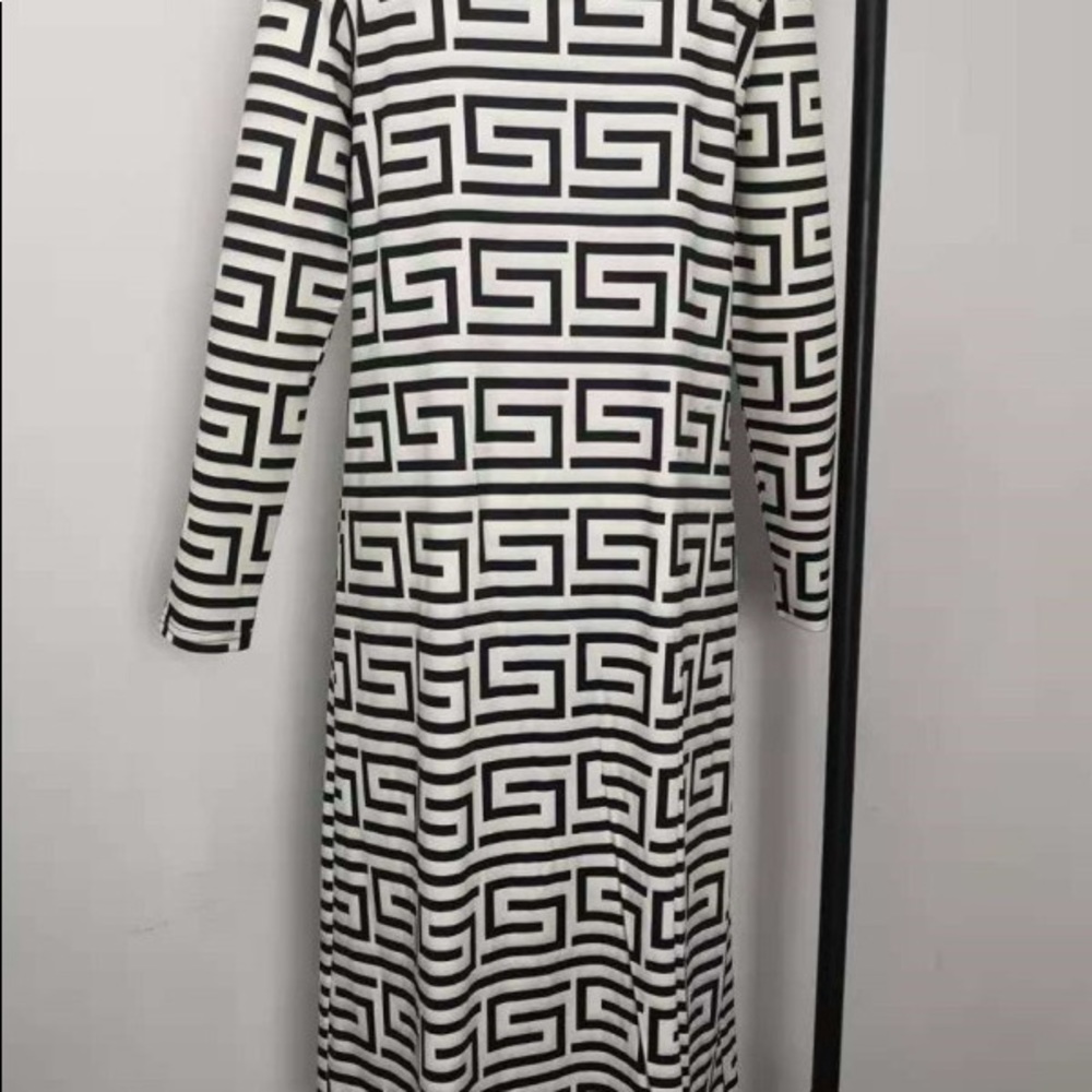 Long Sleeve Two Piece (Belt Not Included) - Picture 2 of 3